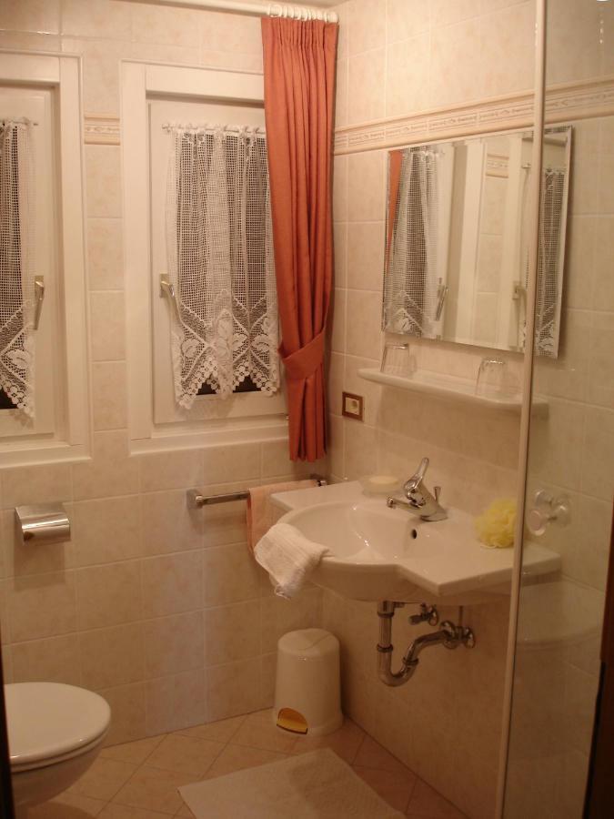Appartamenti Hacoli Selva di Val Gardena Habitación foto